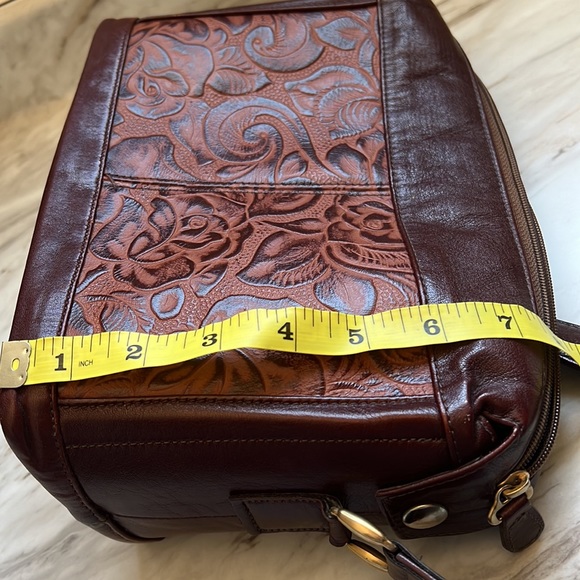 SAS Vintage Embossed Leather Purse - Picture 7 of 8